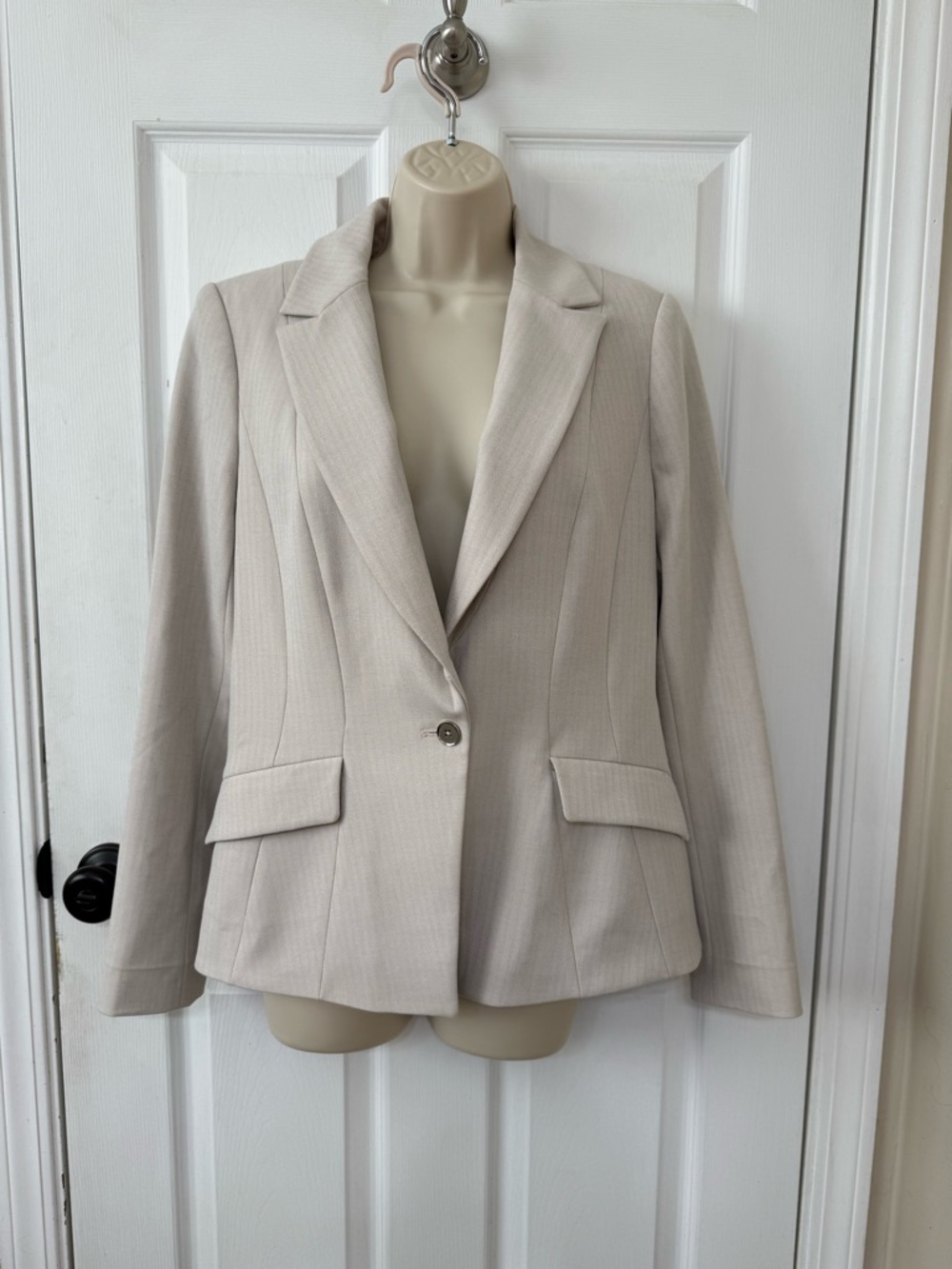 White House Black Market WHBM Ivory Blazer Size 10 Tailored Work Jacket - Picture 2 of 12